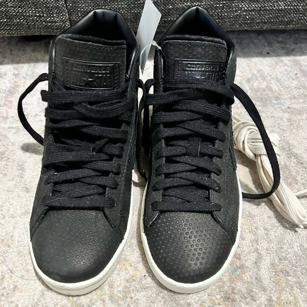 NWT black suede/ hobnail leather Converse hightop sneakers, Men’s 5.5/ Women’s 7
